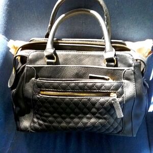 💕 PRICE DROP 💕Black bag with gold accents